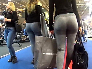 Two hot babes in the fitness event