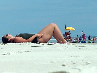 Big thick doughy thighs at the beach PAWG MILF HIPS
